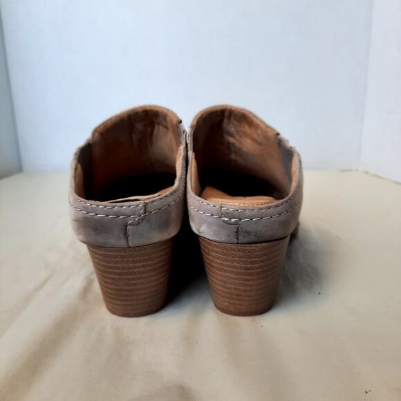 EARTH‎ SHOES MENDON WOMEN'S 7 TAUPE SUEDE LEATHER WESTERN MULES CLOGS HEELS - Picture 3 of 8